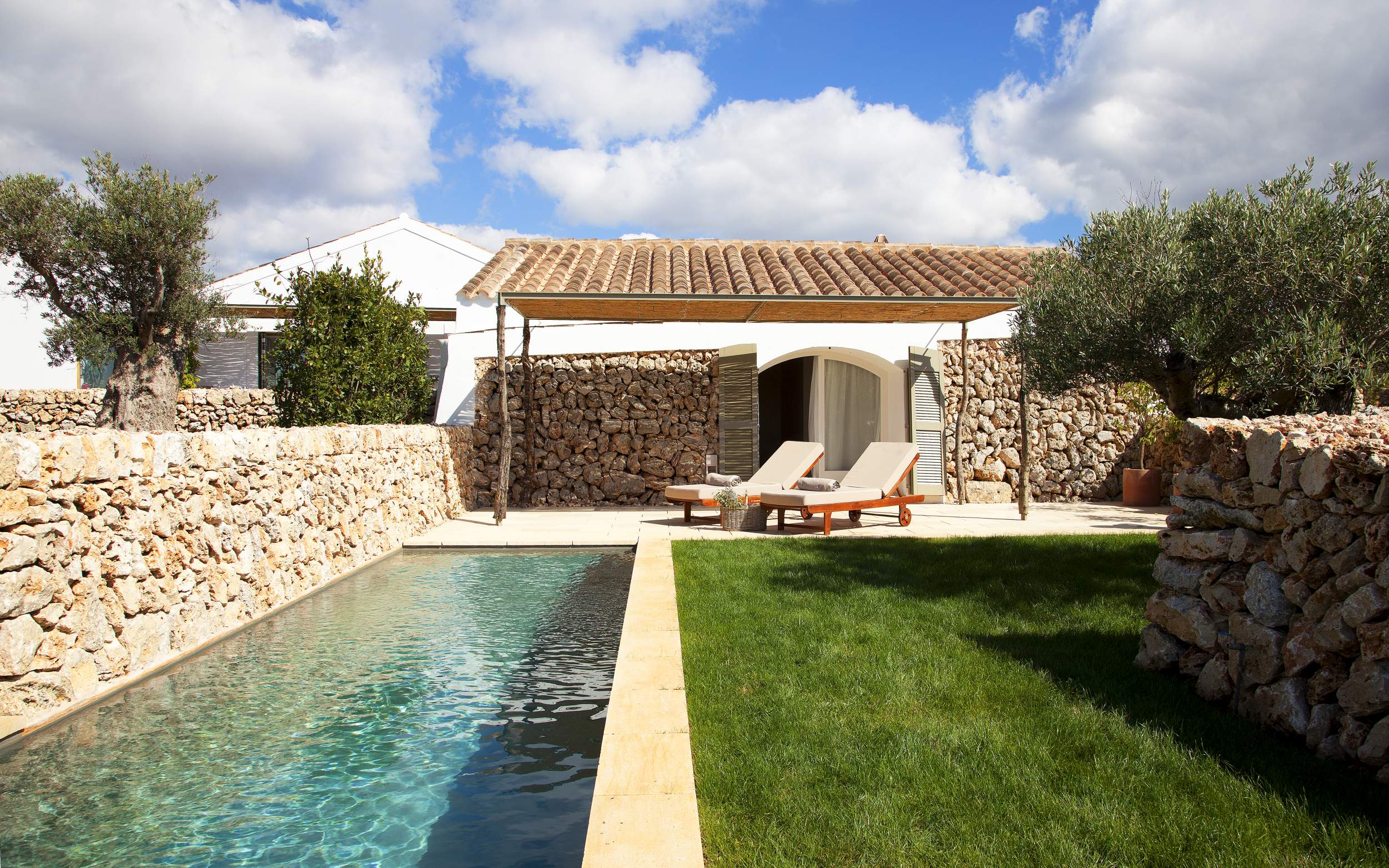 Ziehen Sie sich zurück an Ihren privaten Pool 