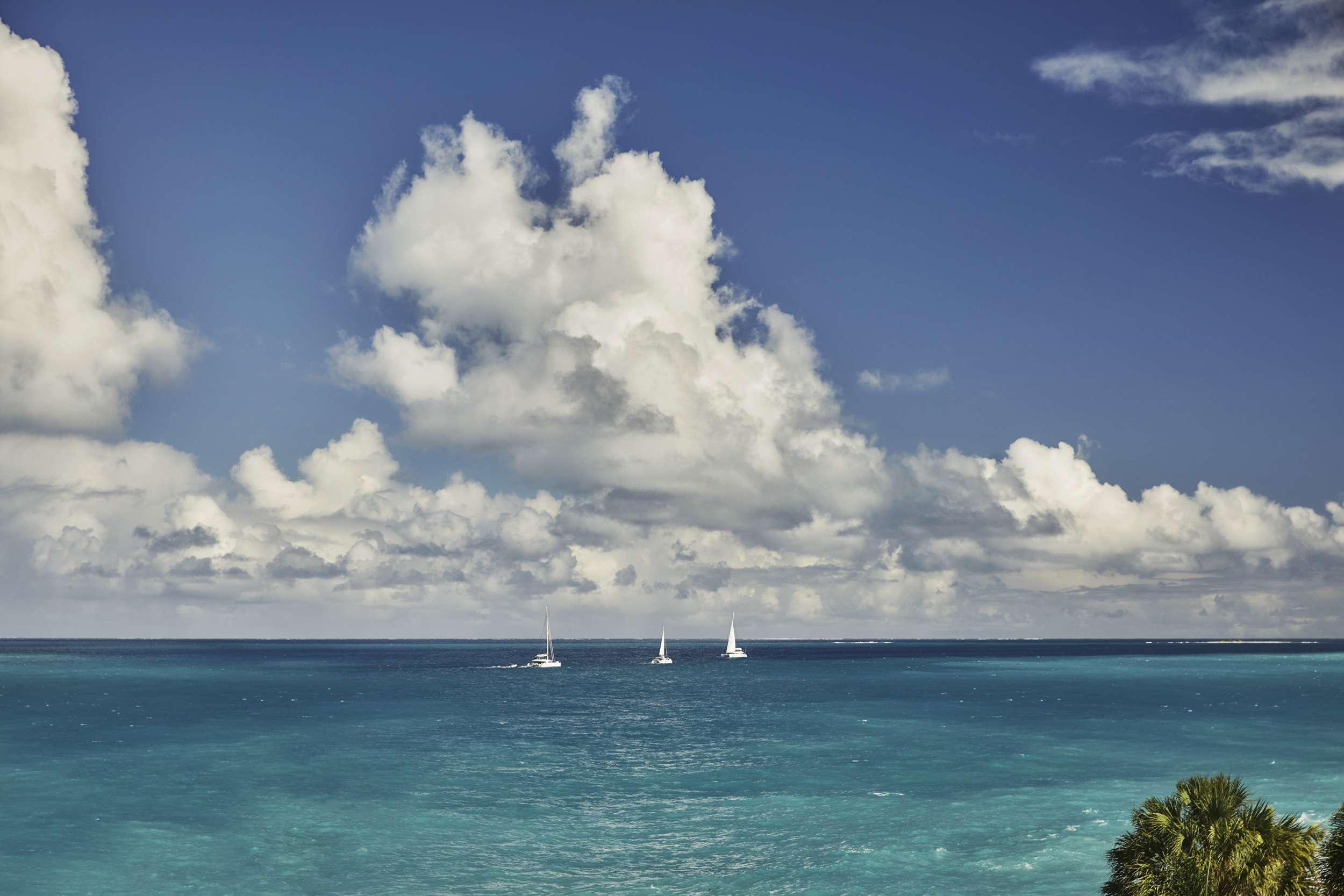 Blick auf den türkises Ozean