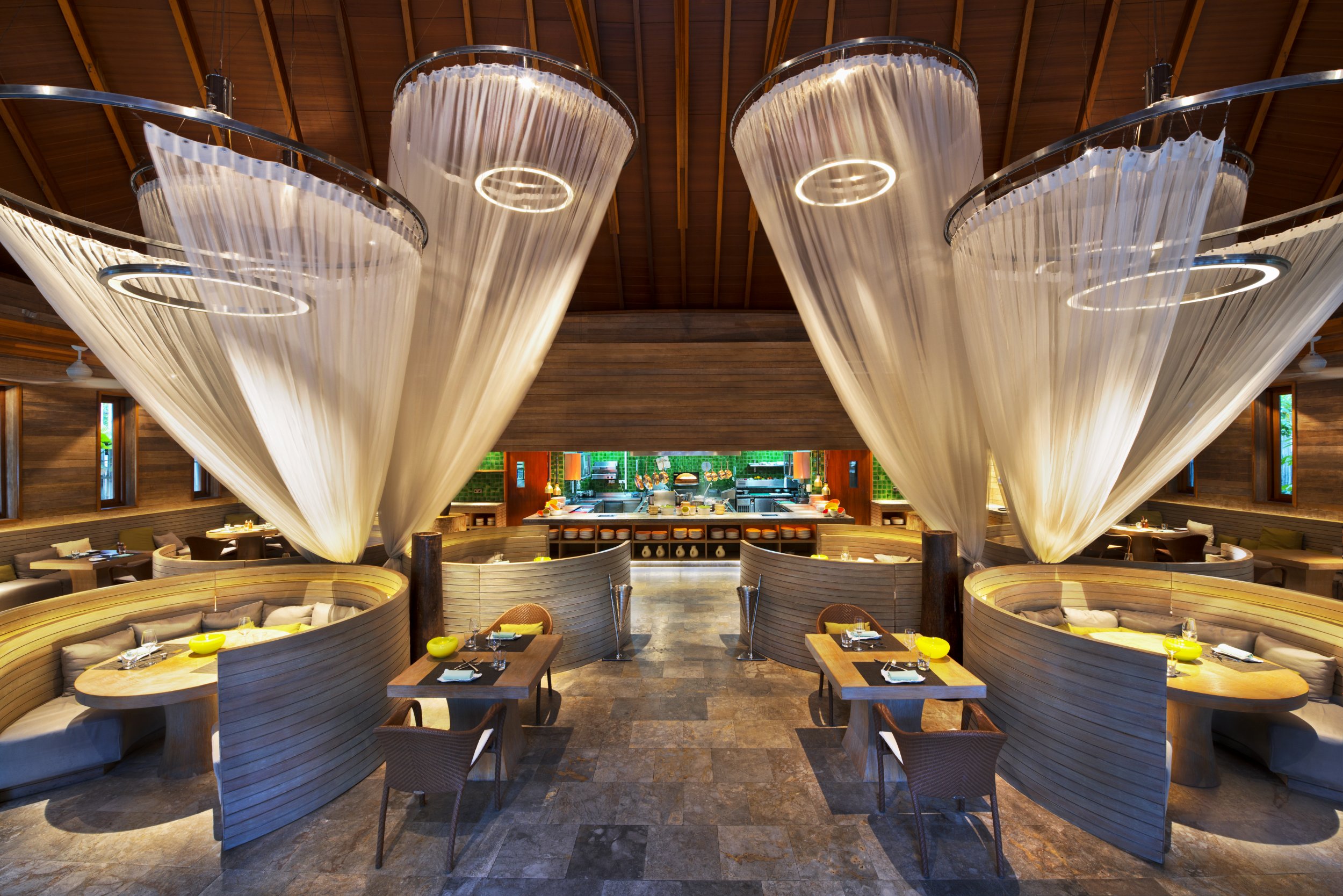 Essen, das Körper und Seele glücklich macht. Fühlen Sie sich wie zuhause im Restaurant KITCHEN