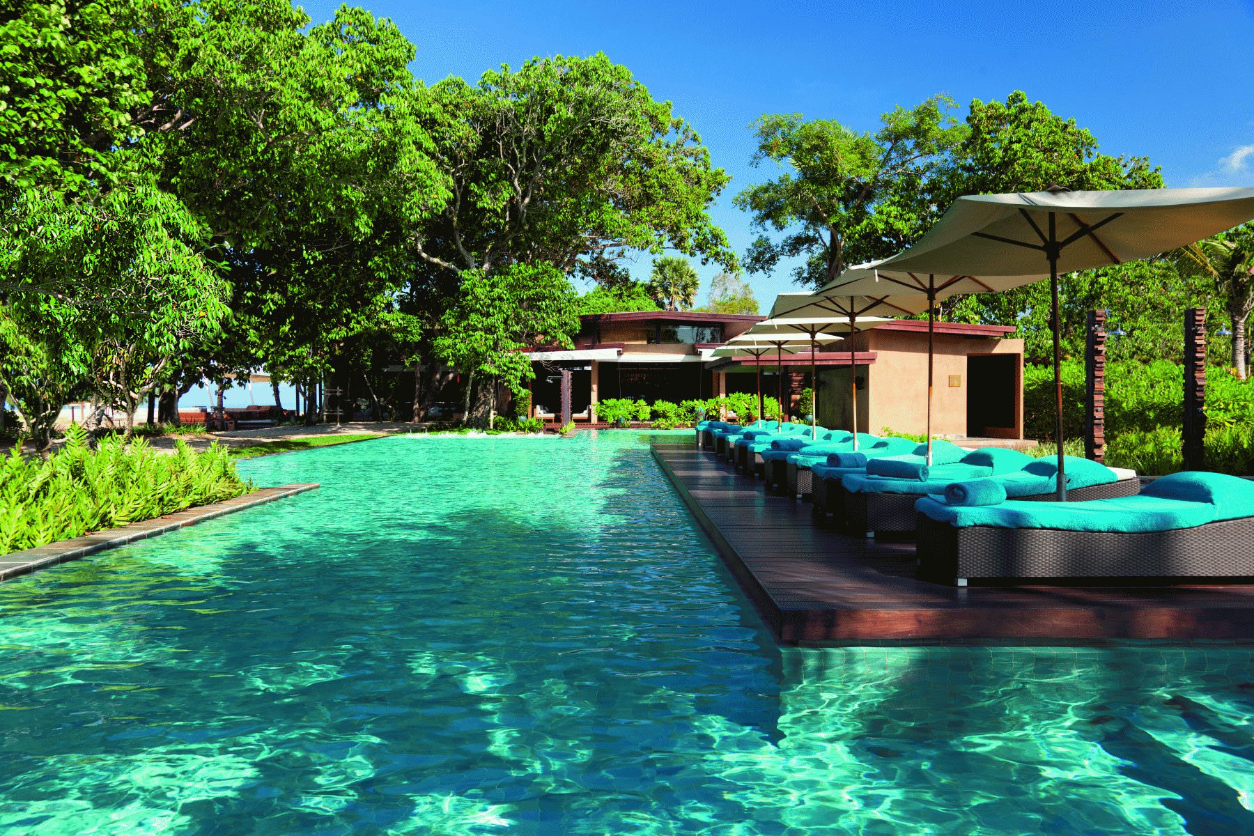 Erfrischende Abkühlung am Hauptpool