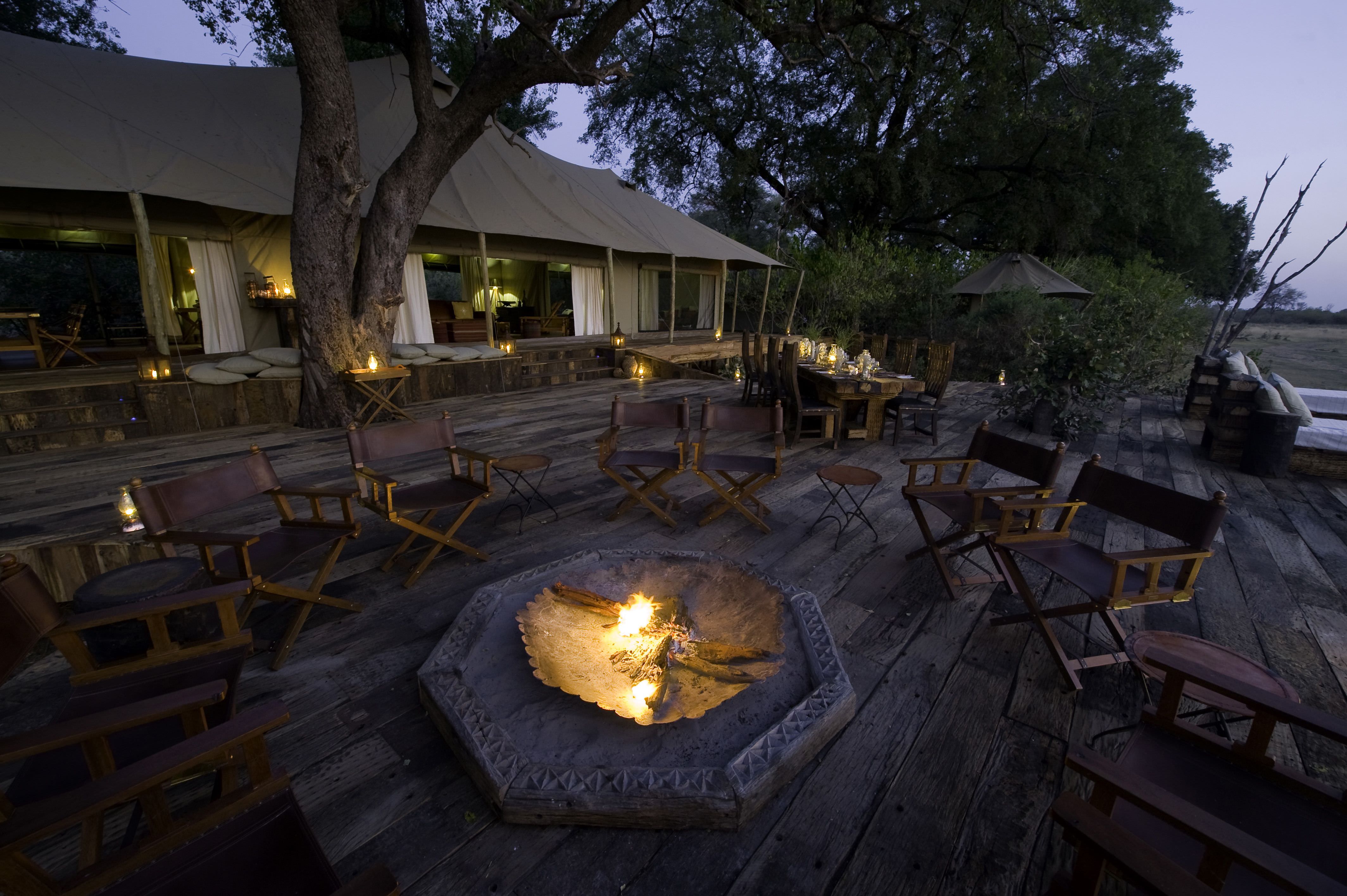 Lauschen Sie abenteuerlichen Geschichten beim Lagerfeuer