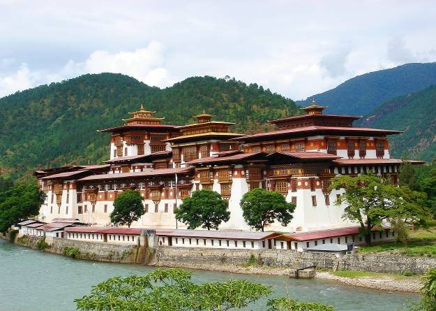 Entdecken Sie die Schätze von Wangdue Dzong