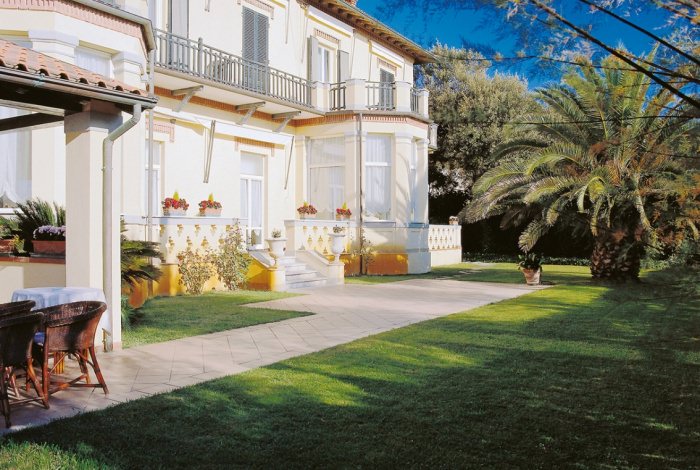 Willkommen im Byron Forte dei Marmi