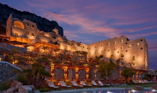 Entspannen Sie im Monastero Santa Rosa 