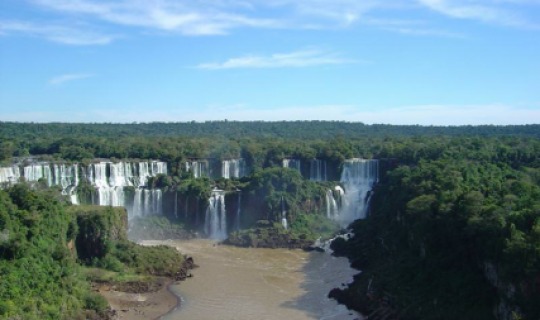 Besuchen Sie ein Weltwunder der Natur - Die Iguazu Wasserfälle
