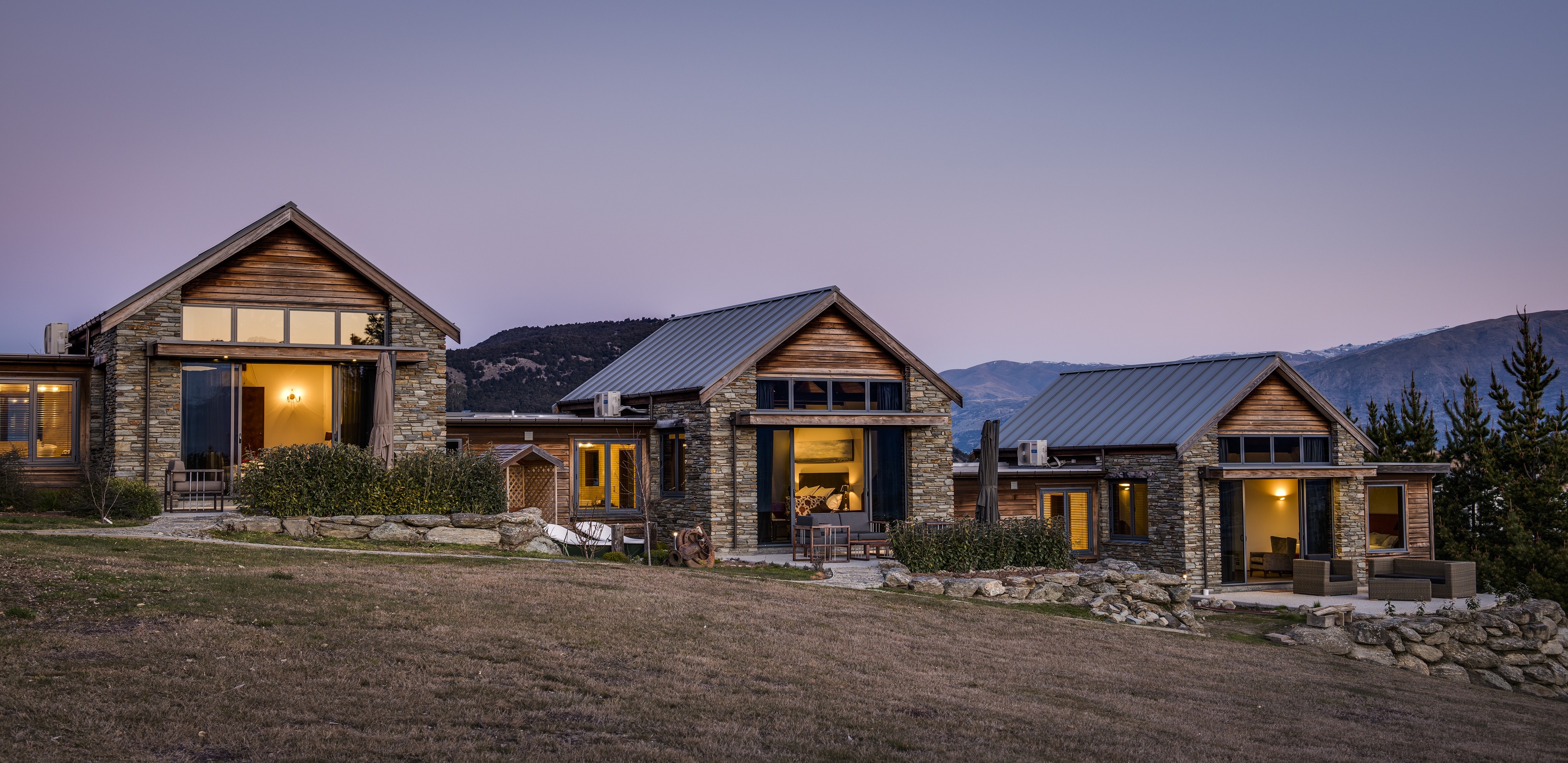 Die Tin Tub Lodge in herrlicher Abendstimmung