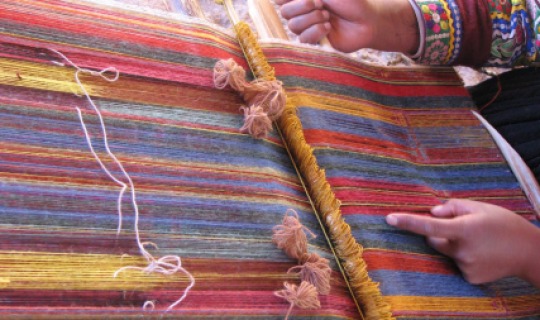 Traditionelles Textilhandwerk der Inka