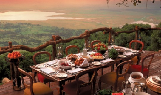 Dinner mit Ausblick auf das Kraterbecken