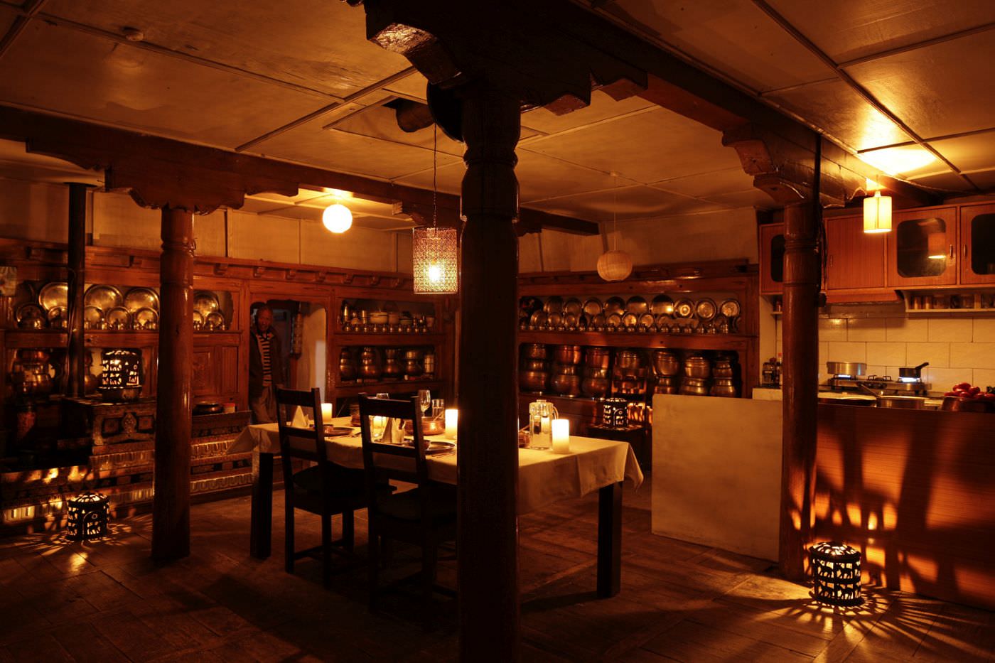 Romantische Abendstimmung in der kuscheligen Küche